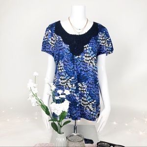 Blouse top floral with crochet style collar